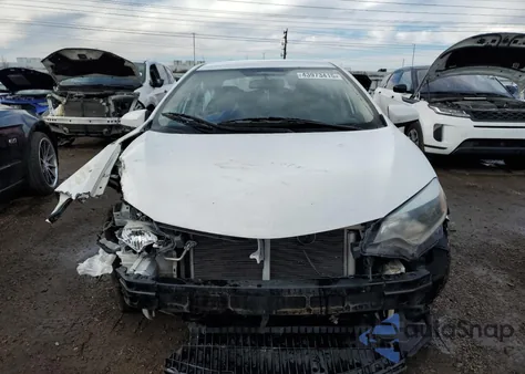 2015 Toyota Corolla L z USA, uszkodzony, nr VIN 5YFBURHE4FP273247